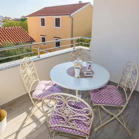 Amazing In Vrsi-mulo With Kitchen Apartment *