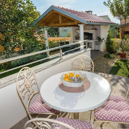 Apartment Amazing In Vrsi-mulo With Kitchen Vrsi
