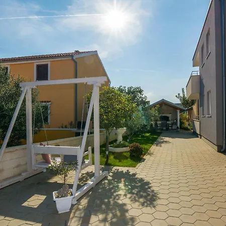 Amazing In Vrsi-mulo With Kitchen