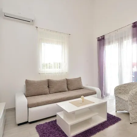 Amazing In Vrsi-mulo With Kitchen *