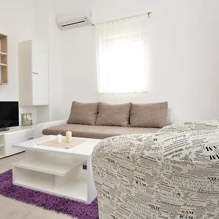 Apartmán Amazing In Vrsi-mulo With Kitchen